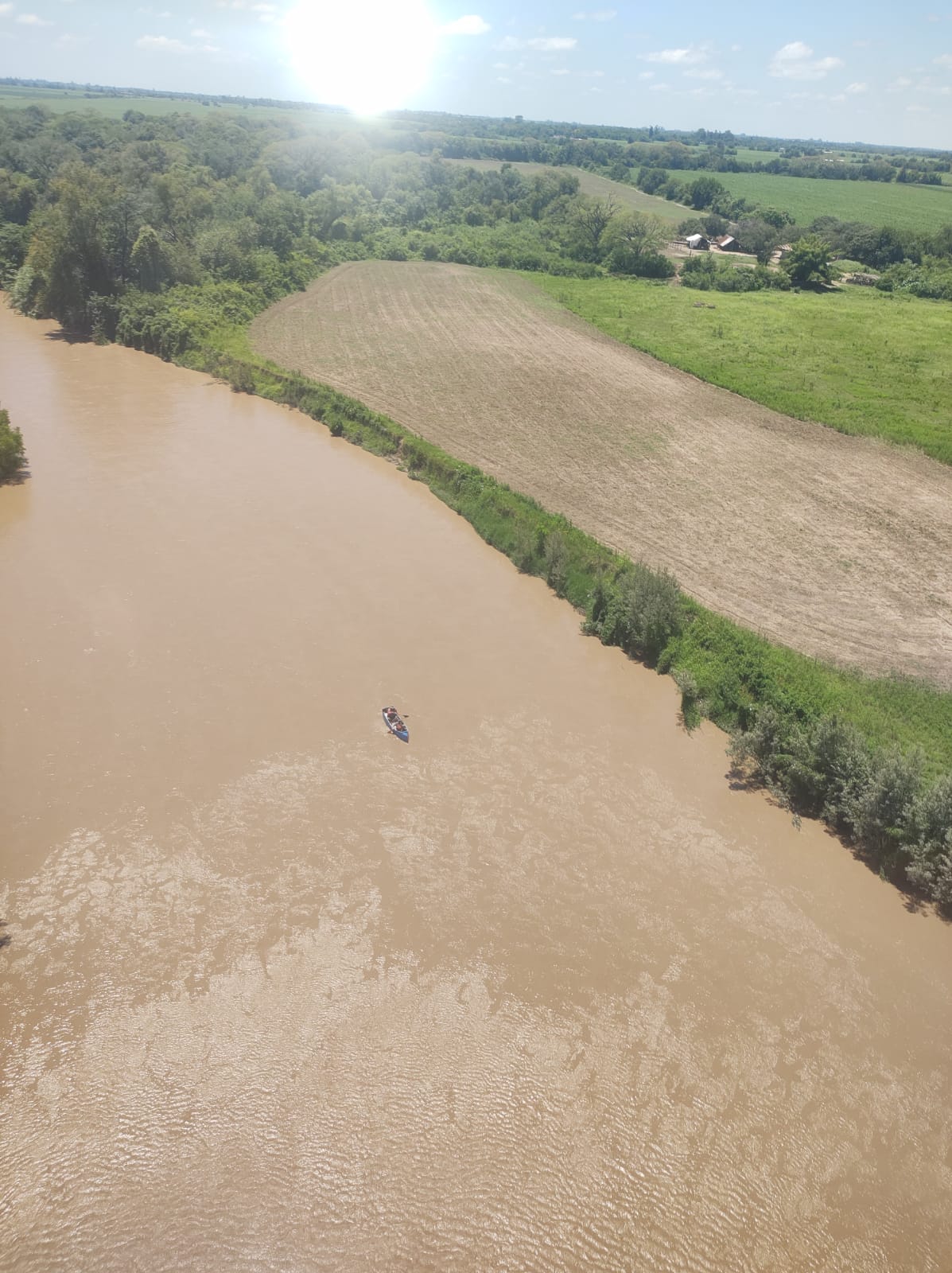 Fue hallado sin vida el adolescente Cisneros, de 15 años, quien se encontraba desaparecido desde hacía tres días mientras pescaba en el Río Salí.